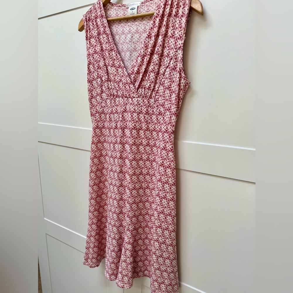 Old Navy Red and White Stretch Dress Size Small V Neck